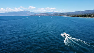 4 hours Boat Cruise on Lake Garda from Lazise