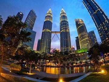 Kuala Lumpur Evening Tour with Symphony Fountain and KL Tower