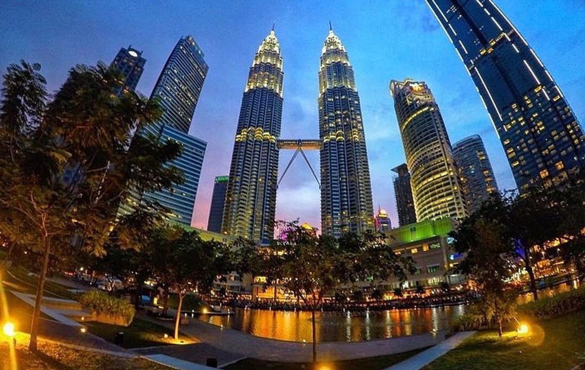 KL Evening Tour with Symphony Fountain Show & KL Tower Ticket (Meet at Location)