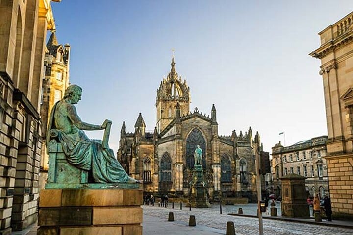 Guided Old Town Walking Tour in Edinburgh 3