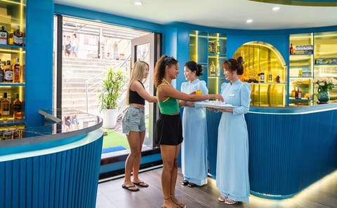 Luxury Day Cruise and Exploration of Halong Bay