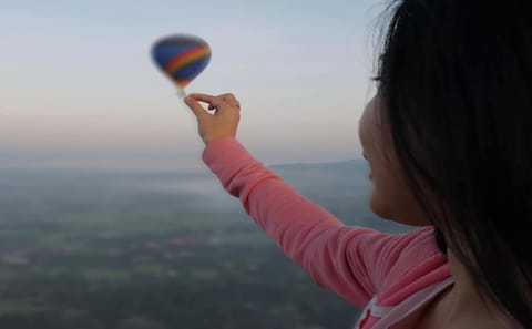 Hot Air Balloon Adventure Over Mueang Chiang Rai's Landscapes