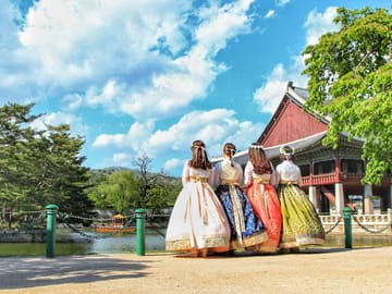 Hanbok Experience in the palace