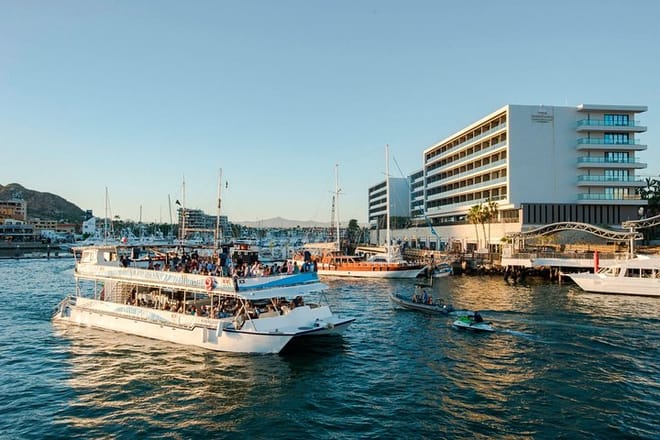Sunset Boat and City Tour Combo 3