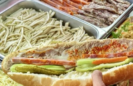 Classic Food Tour in Vientiane, Laos with Cultural Insights