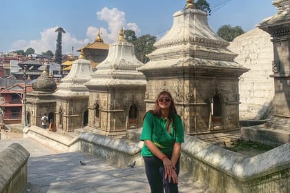 Halfday Tour of Pashupatinath Temple and Boudhanath Stupa