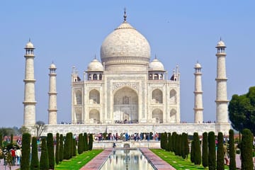 Kashmir Nature and Taj Mahal Tour in Agra and Gulmarg