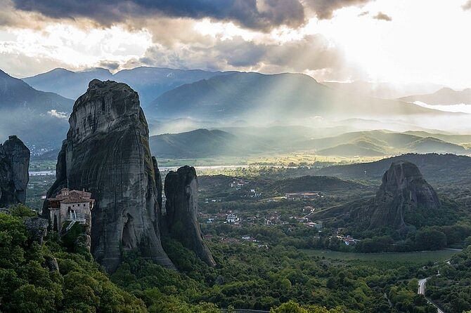 Meteora & Delphi Luxury Tour: Monasteries, History & Greek Cuisine