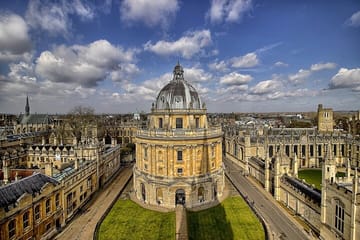 Private 2-Hour Walking Tour of Oxford University Secrets