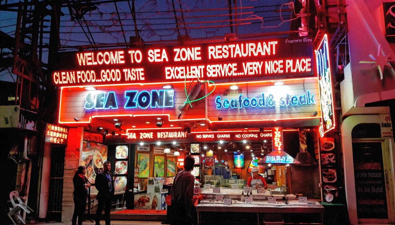 Pattaya by Day & by Night 8