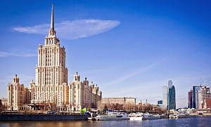 Moscow: Metro tour & boat trip of Moscow river