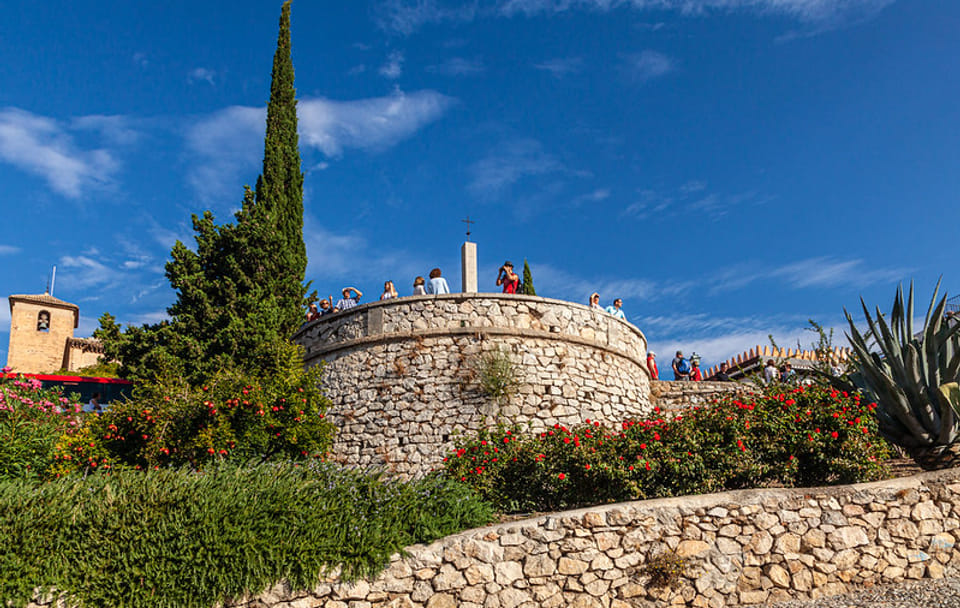Private Walking Tour of Granada's Historic Albaicín Neighborhood