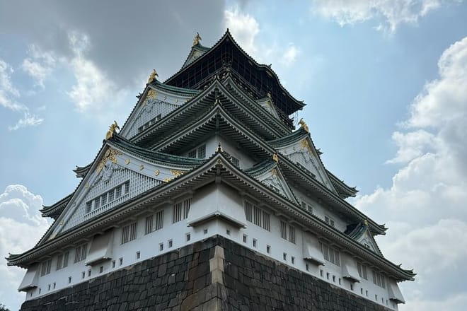 Osaka Castle Walking Tour