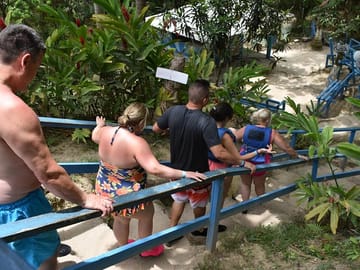 Path to the Blue Hole