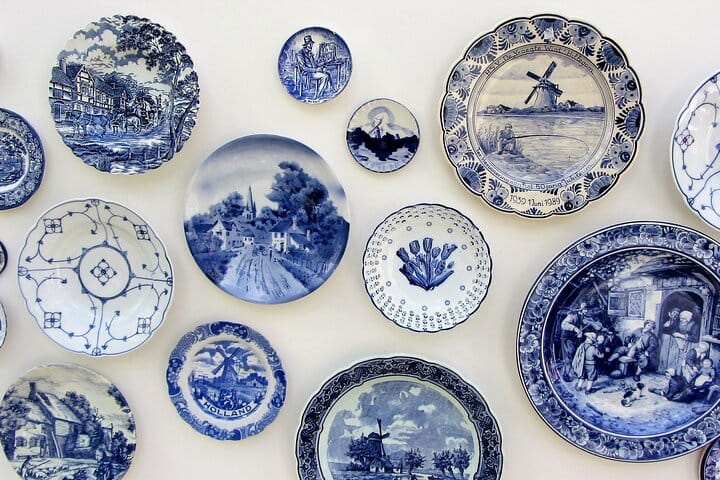 Delft blue refers to the world famous pottery