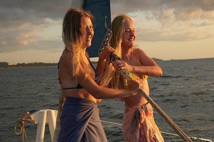 Public Catamaran Tour for Dolphin Watching in Tamarindo