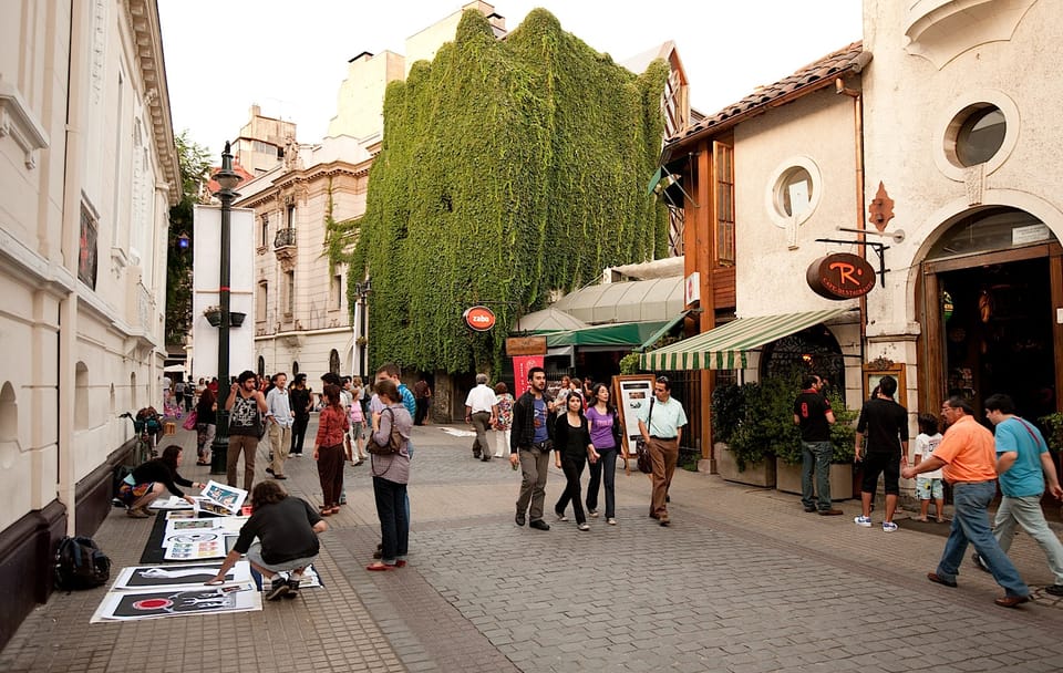 Private Walking Tour of Santiago with Local Lunch Experience
