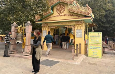 Full Day Cultural Tour of Varanasi and Agra Highlights