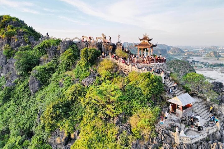 1 Day Luxury Ninh Binh Day Tour Hoa Lu Tam Coc and Mua Cave