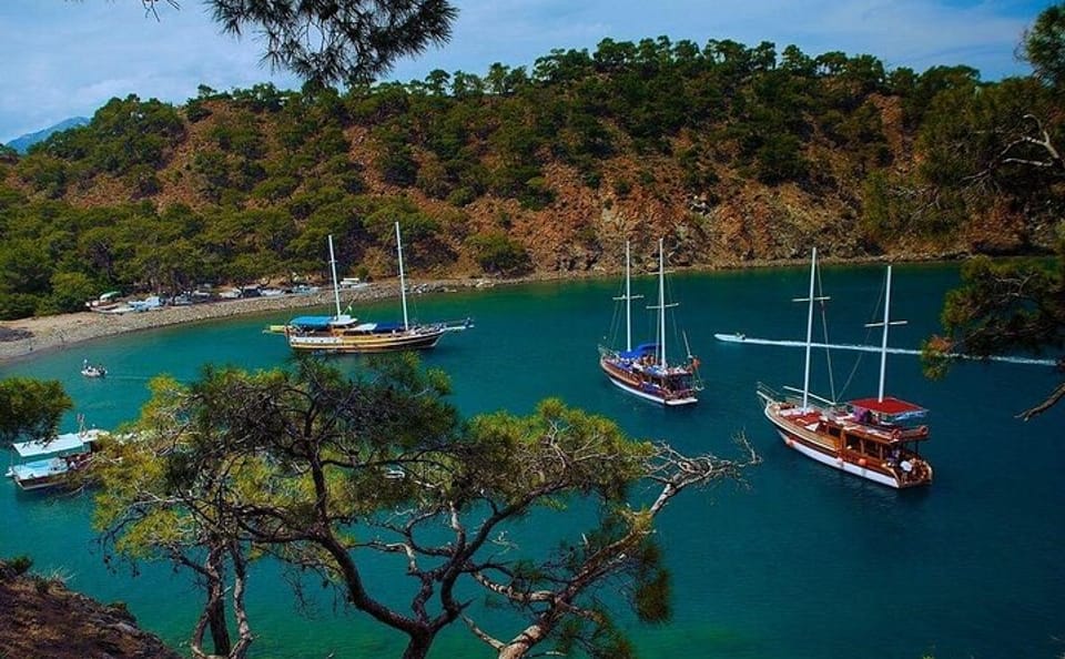 Kemer Pirate Boat Tour with Lunch from Antalya