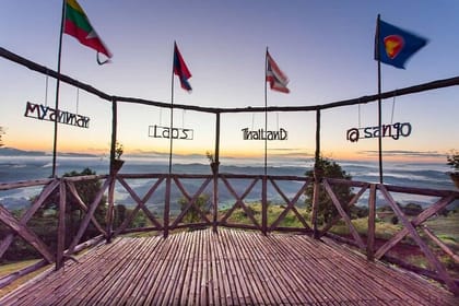 Chiang Mai White and Blue Temple Black Museum and Golden Triangle