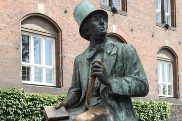 Copenhagen City Highlights Tour: City Hall to Nyhavn