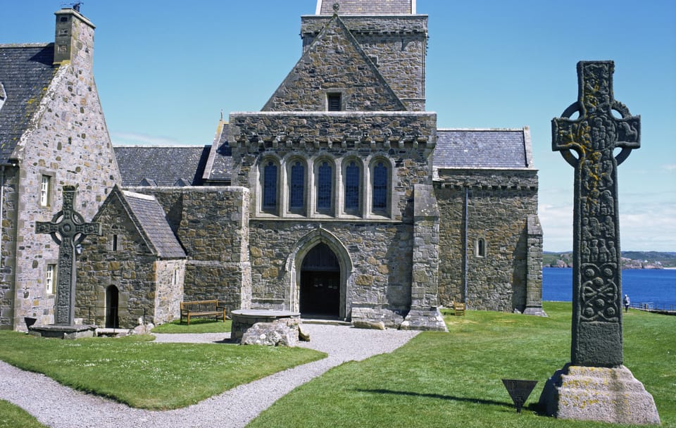 4-Day Puffin and Wildlife Tour from Edinburgh to Mull and Iona