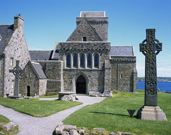 4 Day : Mull, Iona and Staffa Puffin Experience from Edinburgh (room with double bed)