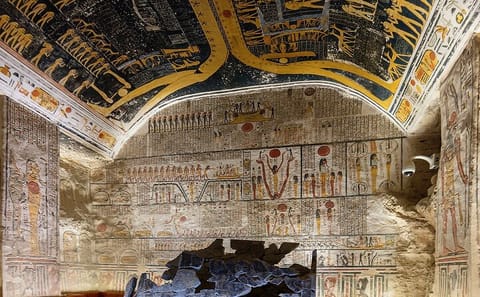 Hot Air Balloon Adventure Over Colossi of Memnon in Luxor