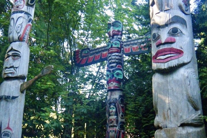 Totem poles at Capilano Suspension Bridge