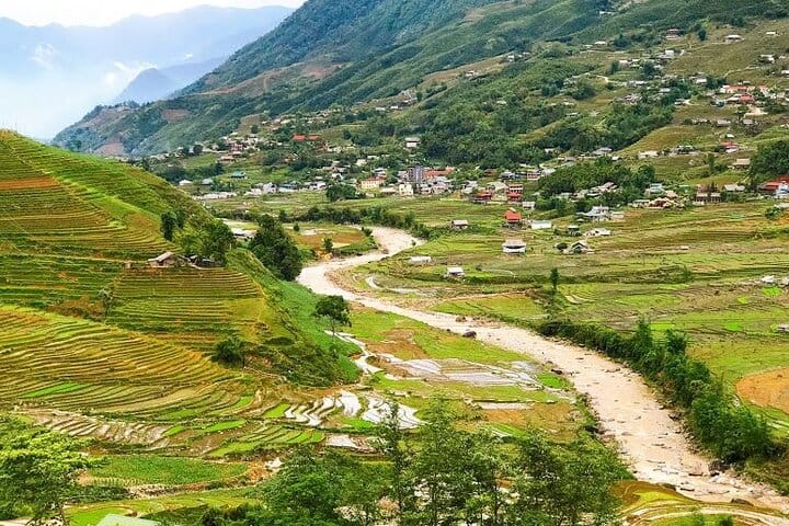 Sapa Trek 2days/1 night -Hotel Overnight-From Hanoi by Limousine
