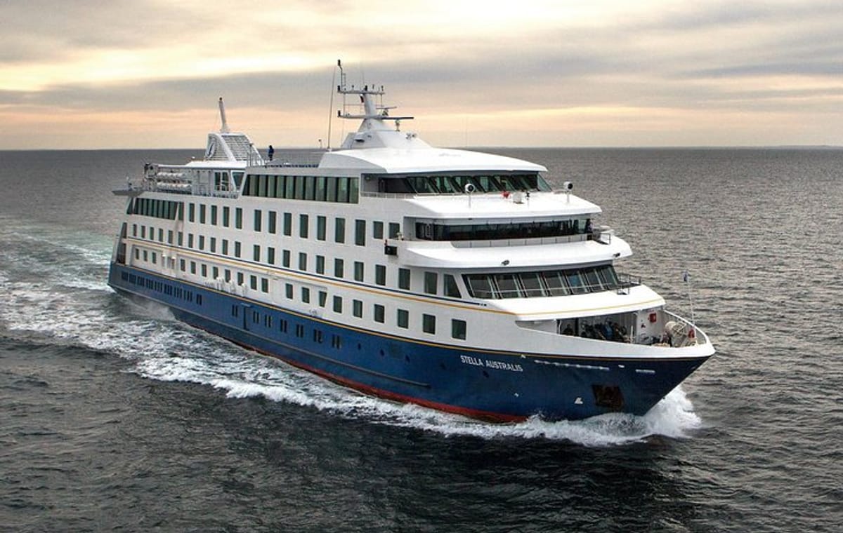Cruise through the Glaciers from Ushuaia to Punta Arenas