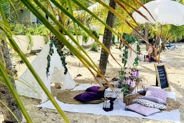 Private Gourmet Picnic Experience at Simpson Bay Beach