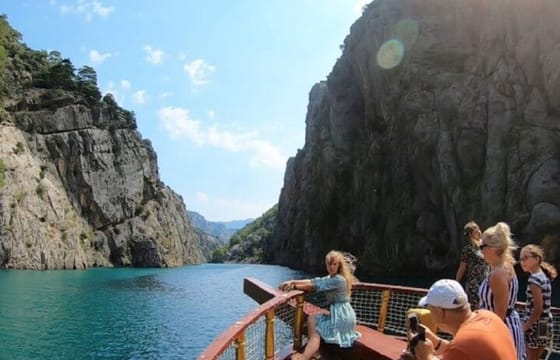 All Inclusive Green Canyon Boat Tour with Lunch and Soft Drinks