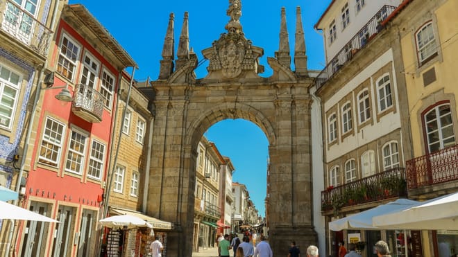Private Day Tour from Porto: Guimarães, Braga and Bom Jesus 3