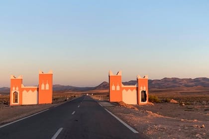 Moroccan Desert Luxury Small-Group Tour with Private Stay