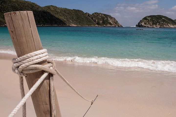 Cabo Frio & Arraial do Cabo: Stunning Beaches & Scenic Boat Tour