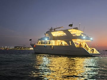 Red Sea Sunset Sailing Tour in Jeddah, Saudi Arabia