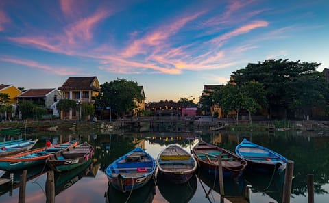 Full-Day Tour of Marble Mountains and Hoi An in Vietnam