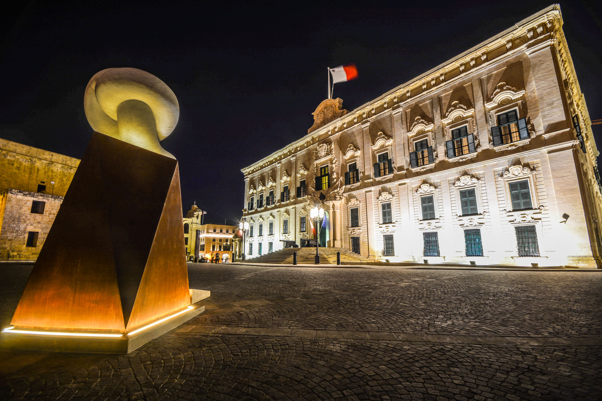 Auberge de Castille and Castille square in Valletta