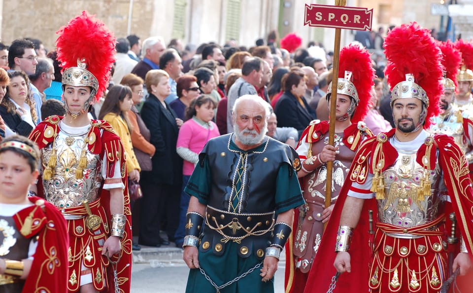 Good Friday Procession Tour with Guaranteed Seating in Żebbuġ