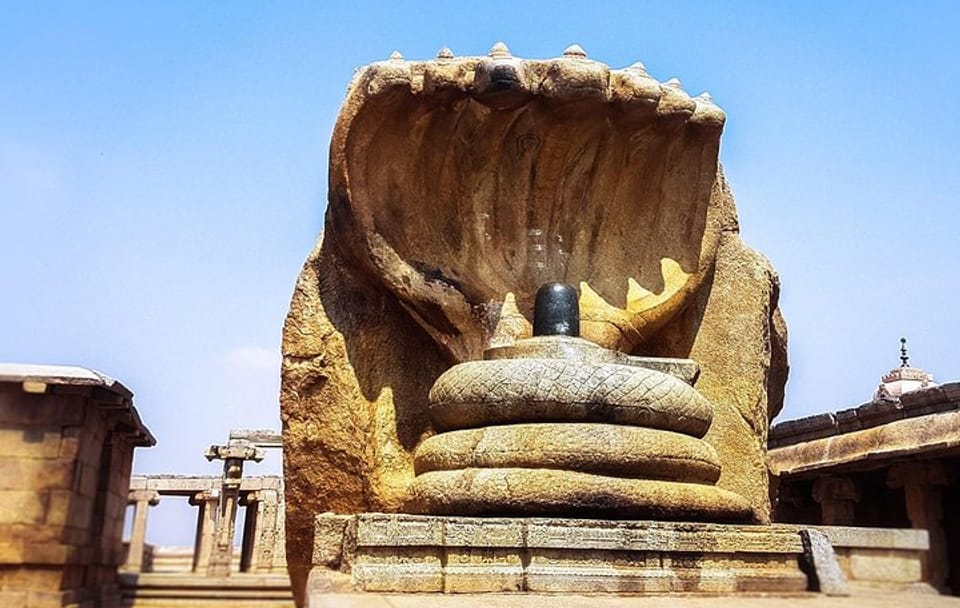 Lepakshi Temple Cultural Tour from Bangalore by Minivan
