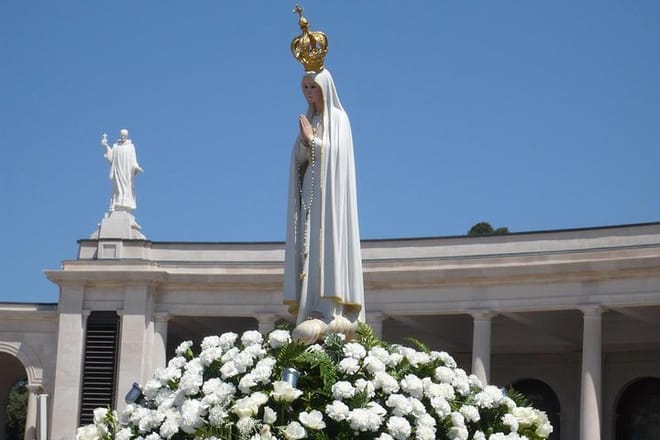 Fatima Sanctuary and Pastorinhos Village Private Tour From Porto
