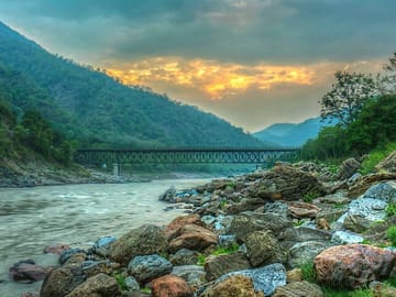 Delhi to Rishikesh and Corbett Tiger Reserve 5-Day Tour