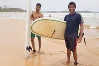 Surfing in Unawatuna 1