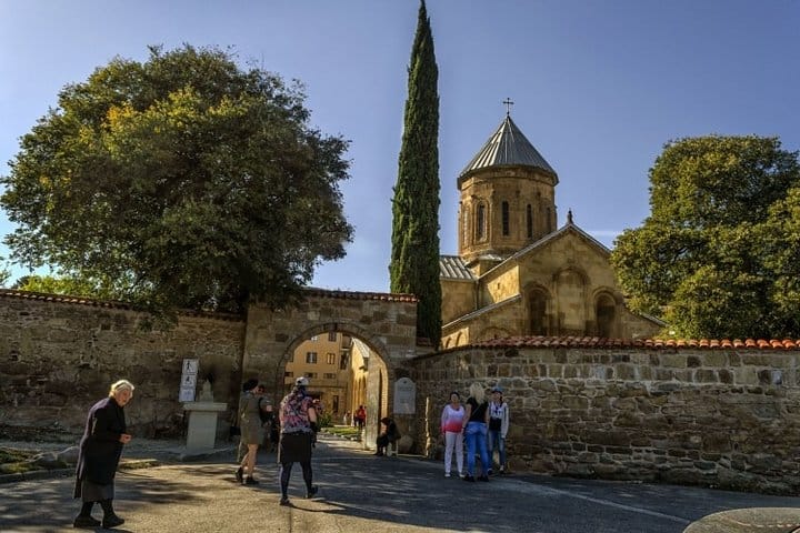 4 Full days in Georgia with private tour, free aiport