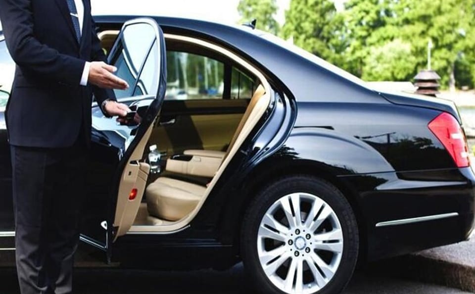 Private Transfer from Trincomalee to Colombo Airport with Stops
