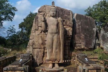 Aukana and Anuradhapura Cultural Day Tour from Colombo