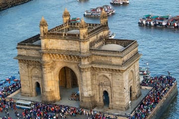 Cultural Tour of Mumbai: Caves, Markets, and Art Experiences
