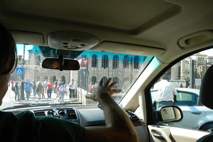 Sightseeing tour with driver guide